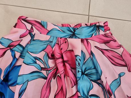 Saténová maxi sukňa s rozparkom,