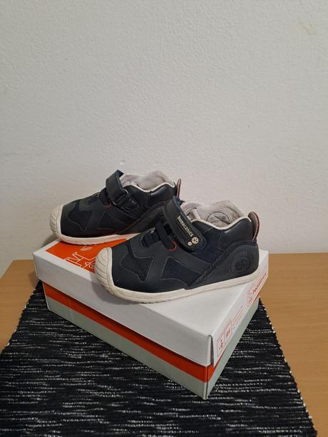 Predám topánky biomecanics, 23