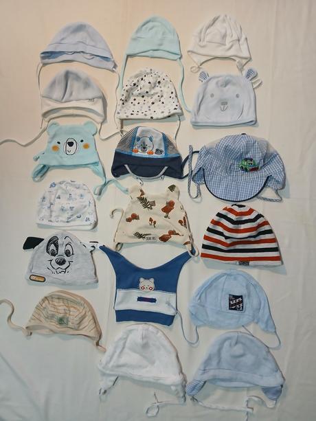 Mix letné a zimné čiapky, 50