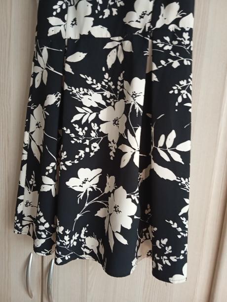 Spoločenské šaty, 36