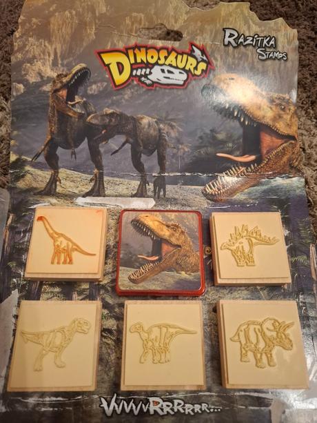 Drevené pačiatky - dinosaury, 