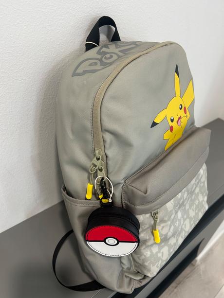 Nový ruksak pokemon, zara