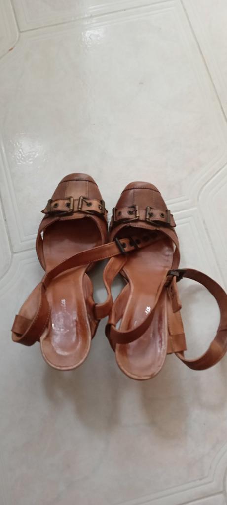 Kožené sandálky, baťa,38