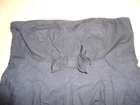 Cierne saty bez ramienok, s