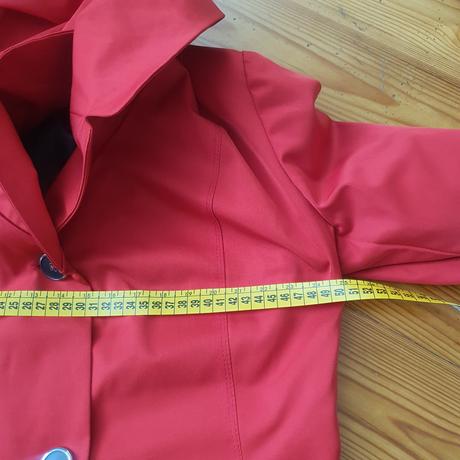 Prechodný kabát, 40