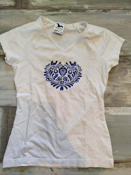 Folklórne vyšívané tričko veľ.s, s