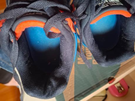 Tenisky č. 36, authority,36