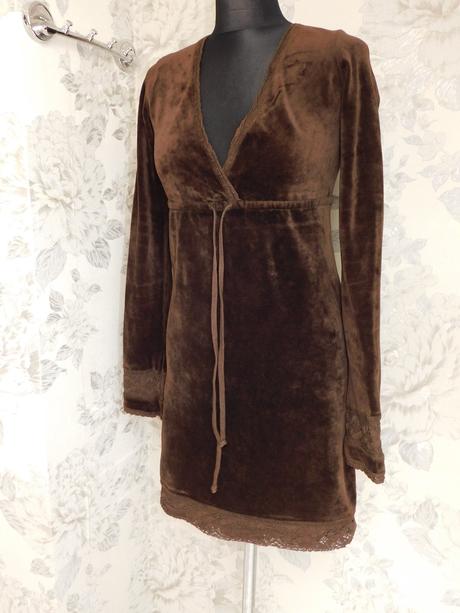 Luxusne velurove šaty, 36