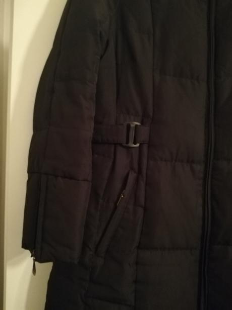 Čierna dlhšia bunda, 46