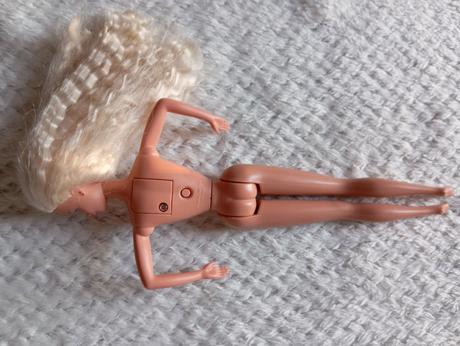 Retro blond barbie 1,