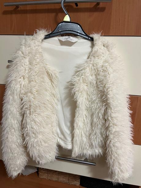 Spoločenské šaty, 134