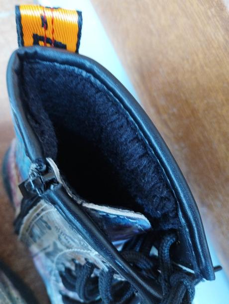 Topanky nepremokave, 32