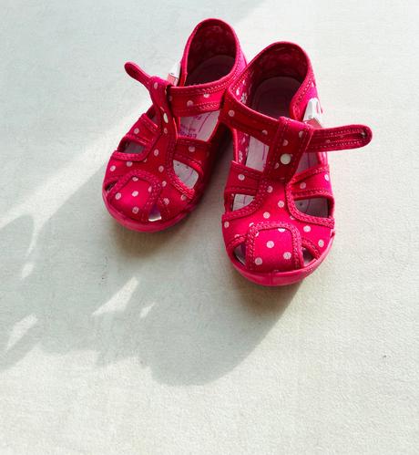 Krásne sandálky, ren but,24