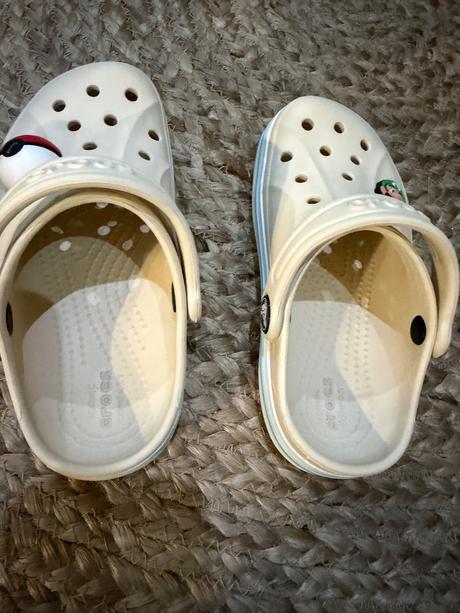 Crocs, crocs,27