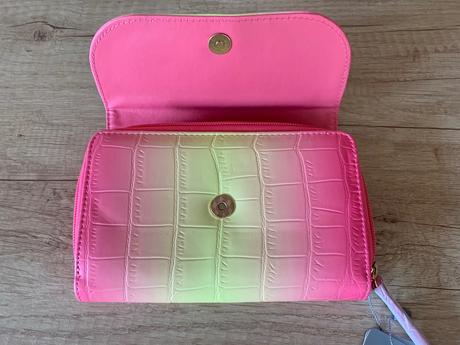 Dámska peňaženka, 
