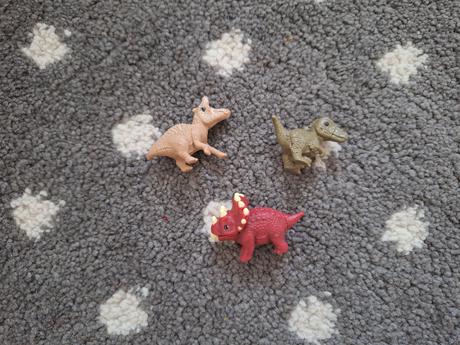 Dinosaury natoons kinder vajicko, 