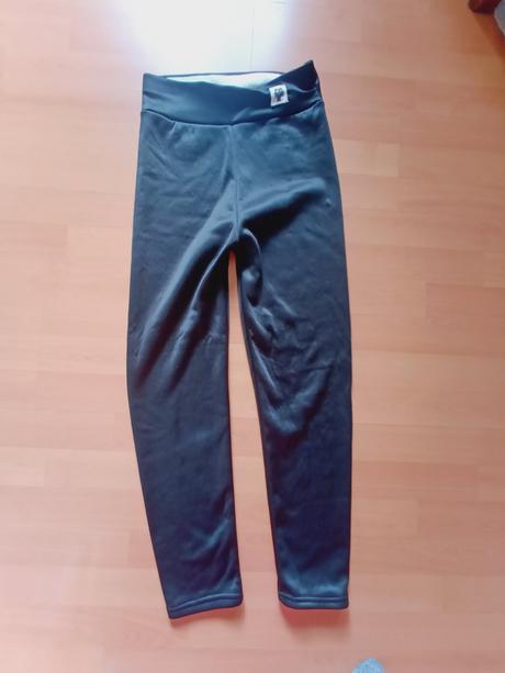 Zateplené huňaté čierne legíny, s