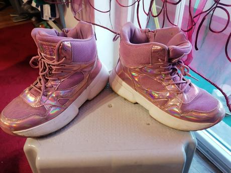 Kotnikove botasky zn. north star, baťa,38