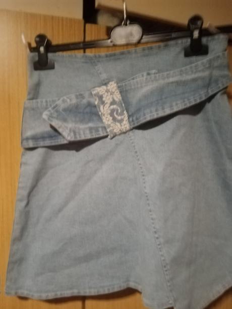 Dámska riflova sukňa, 40