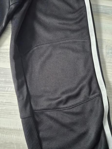 Pekné adidas tepláky - ideálne na tréning, adidas,152