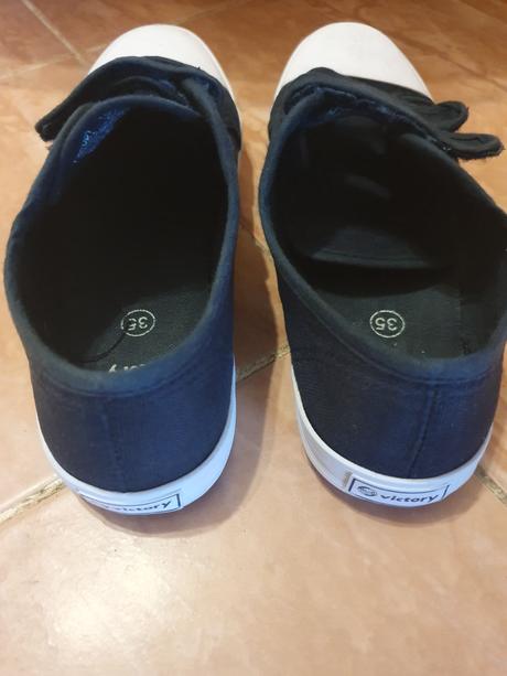 Tmavomodré plátenky, victory,35