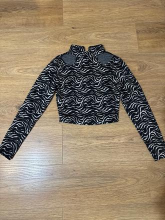 Crop top so zapinanim na krku, xs