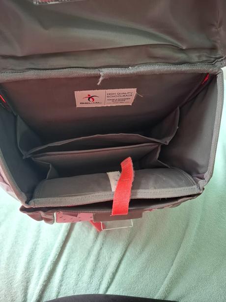 Dievčenská školská taška, 