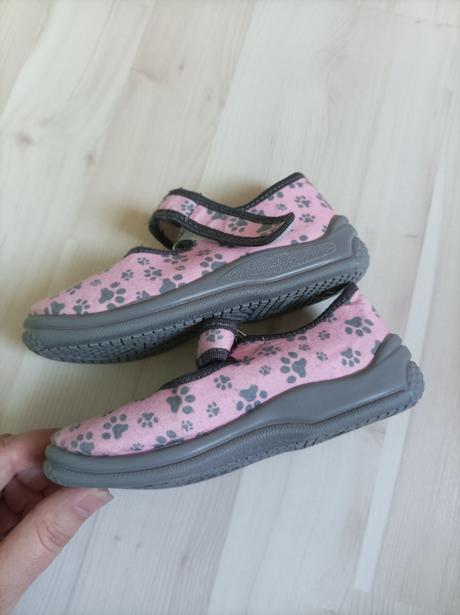 Papuče, prezuvky, 25