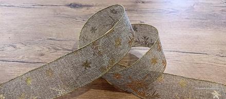 Ozdobná stuha -60 mm - vločky - režný podklad, 