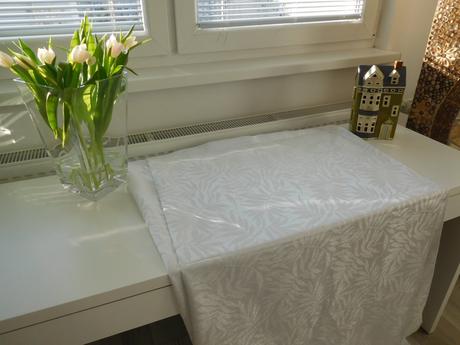 Závesy bielo perleťové vzorované, 