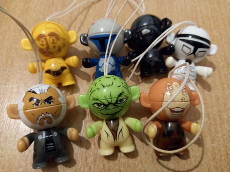 Star wars kinder hračky twist heads,