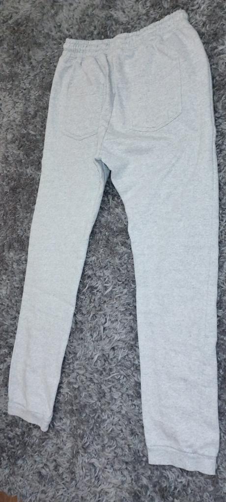 Chlapčenské tepláky, 158