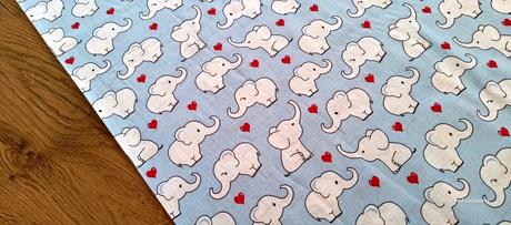 Bavlnená látka - sloníky - cena za 10 centimetrov,