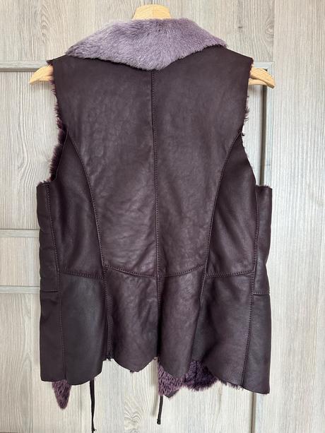 Kožušinová vesta, 40
