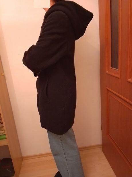 Moderný čierny kabát, xs