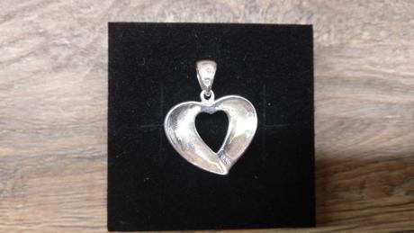 Strieborne srdiecko,