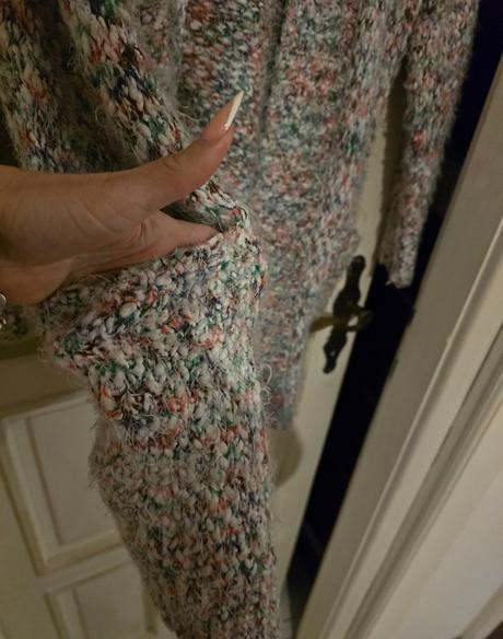 Reserved svetrik, reserved,s