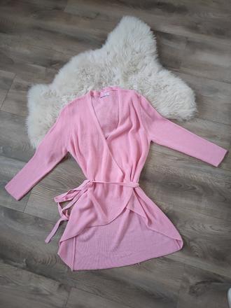 Zavinovaci svetrík, s