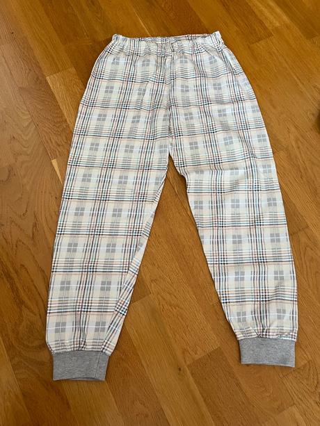 Pyzamko slovenka blede 134, slovenka,134