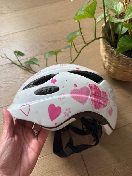 Cyklistická prilba abus srdiečka, xs