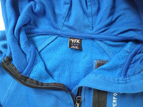 Mikina s kapucňou, 146