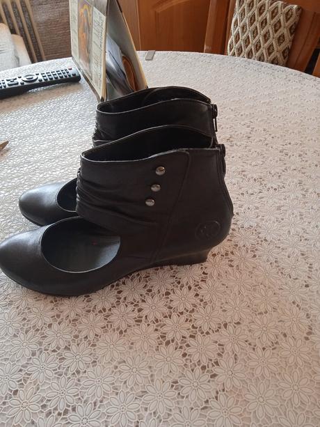 Kotníkové kožené čižmy, 38