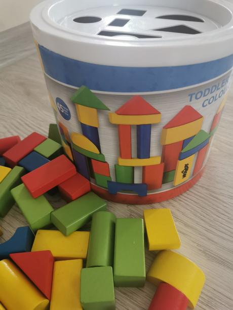 Drevené kocky s vedierkom, 