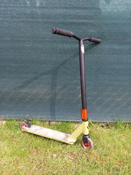 Kolobežka streetsurfing,