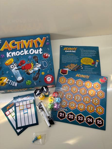 Spolocenska hra activity knock out, 