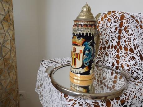 Korbel keramický s cínovým víkom munchen,