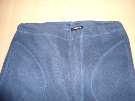 Tmavomodre teplaky, 128