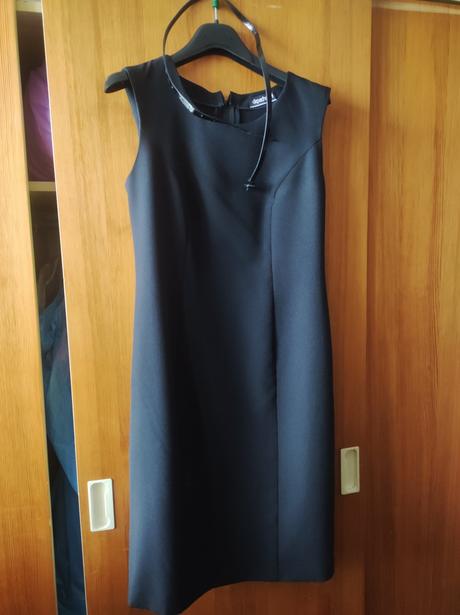 Čierne elegantné šaty, 40