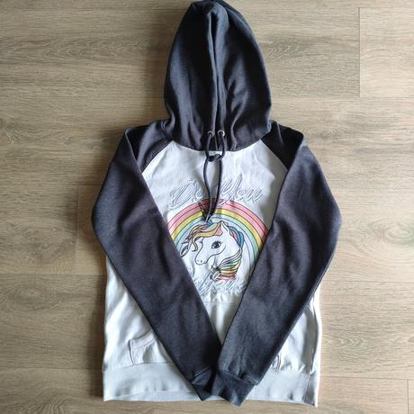 Krásna dievčenská mikina, na cca 10 r., 152