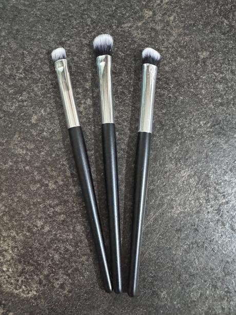 Štetce na očné tiene,